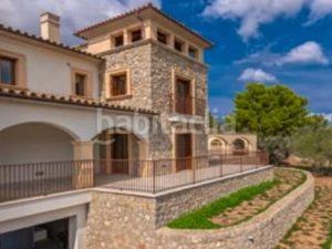 Foto be765aaf-7bf0-4036-9c6e-78a9deefd71a. Masia amb aparcament a port d´Andratx Andratx
