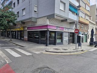 Miete Gesch�ftsraum in Pla�a de la generalitat 9. Local esquinero con mucha visibilidad