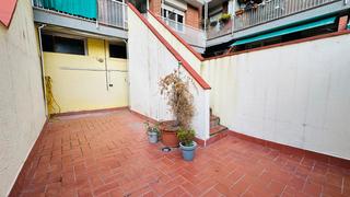 Pis  Carrer de la llibertat. Piso con terraza