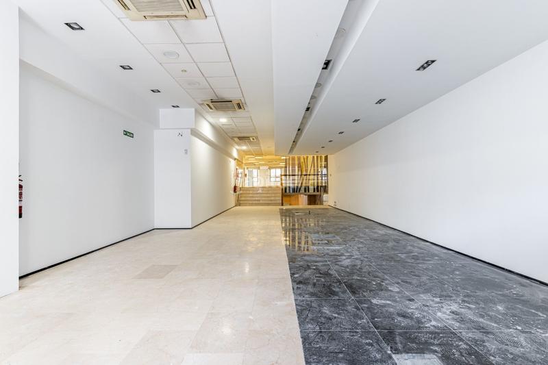 Foto 400523f2-017e-4036-a4f5-c717f9595974. Local comercial en maría de molina 64 local de prestigio en pleno corazón de maría de molina en Madrid