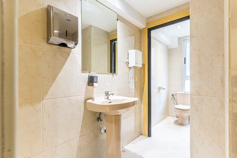 Foto 468d2871-f803-4e17-ad98-bf4b25d0981f. Local comercial en maría de molina 64 local de prestigio en pleno corazón de maría de molina en Madrid