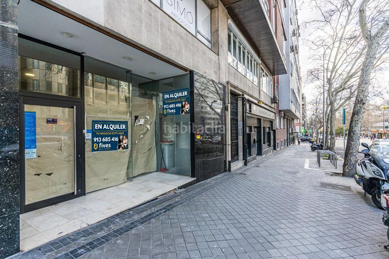 Foto 6dda2e23-ba9e-48bd-ac2f-13e7b651cc07. Local comercial en maría de molina 64 local de prestigio en pleno corazón de maría de molina en Madrid