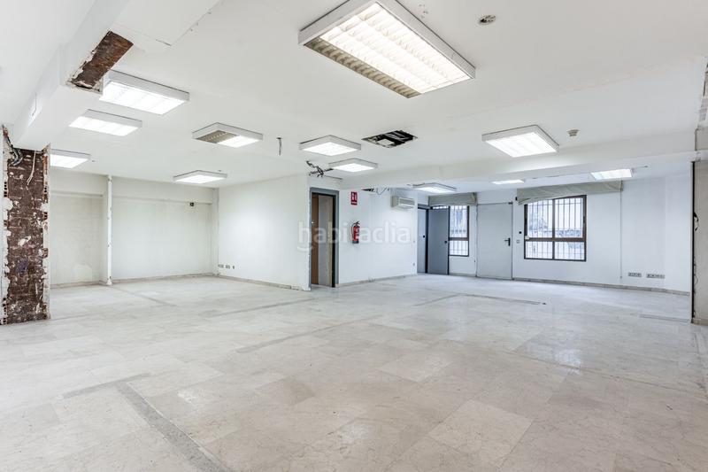 Foto b8a507fc-691f-44f5-bcc7-b86e9b2848fc. Local comercial en maría de molina 64 local de prestigio en pleno corazón de maría de molina en Madrid