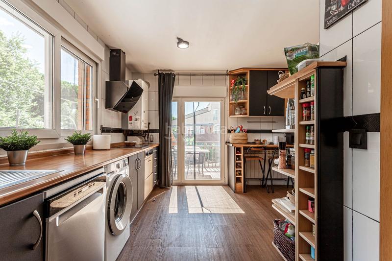 Foto 4492d17d-f160-4a27-b0b6-3a9e2c109d10. Maison jumelée avec chauffage parking piscine dans El Guijo-Colonia España Galapagar