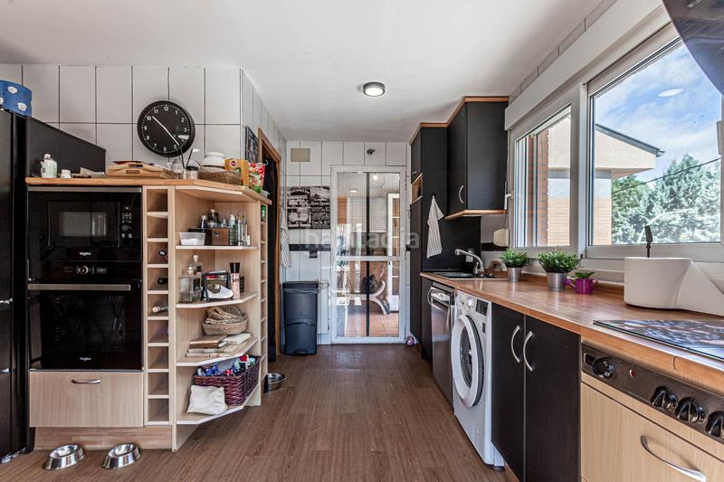 Foto 504b19f3-e5b7-4076-9fb3-ae4bfdd7176f. Maison jumelée avec chauffage parking piscine dans El Guijo-Colonia España Galapagar