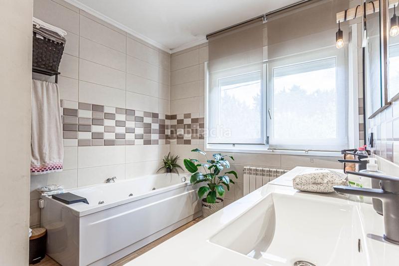 Foto 5159969f-7629-4a19-a89c-47b1d0500396. Maison jumelée avec chauffage parking piscine dans El Guijo-Colonia España Galapagar