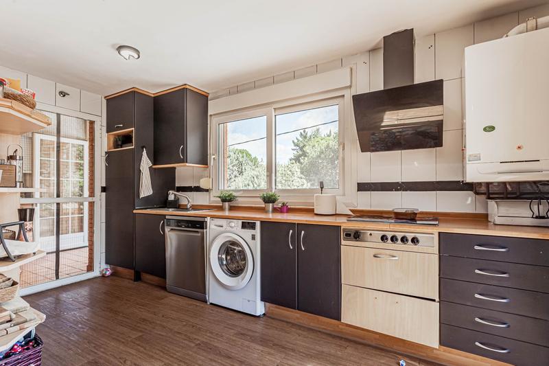 Foto 8fdb4afa-bbb0-470b-a218-2b8d8c946236. Maison jumelée avec chauffage parking piscine dans El Guijo-Colonia España Galapagar