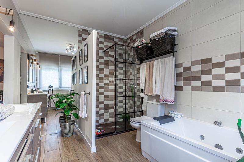 Foto a851b0dc-afd0-40fc-a8ad-d64e9e86374d. Maison jumelée avec chauffage parking piscine dans El Guijo-Colonia España Galapagar