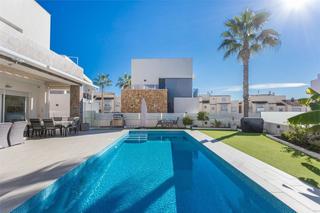 Maison  Einstein. Villa de lujo en torrevieja