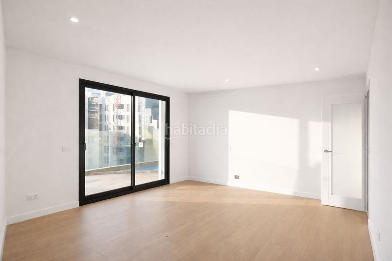 Foto d73fefae-45df-4c4a-9f2e-b98db7317f5e. Ático  a estrenar en valdebebas gran terraza, vistas abiertas y máxima privacidad en Madrid