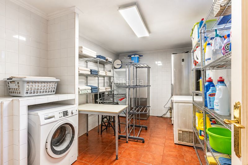 Foto 0a7cf781-ac35-4ed4-8626-9e87ca736c2e. Semi detached house with heating in Palomas Madrid