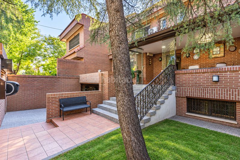 Foto 824e9c31-01c3-49ba-8f68-d453d242ca2d. Semi detached house with heating in Palomas Madrid