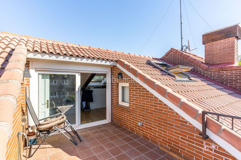 Foto b302e98d-1fbf-48a0-9ba6-b04fdfcac81b. Semi detached house with heating in Palomas Madrid