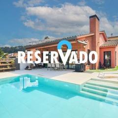 Xalet a Roca del Vallès (La). Casa en planta con piscina en santa agnès de malanyanes