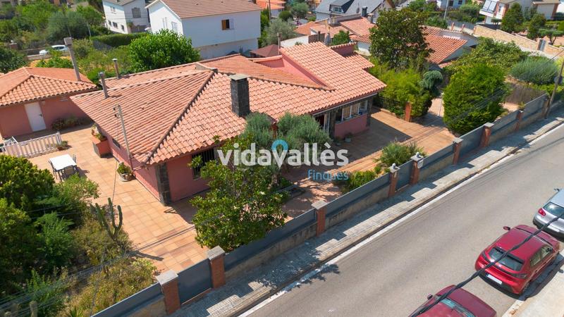 Foto 40e0fd2f-5581-43ee-8f35-3b9142e9c709. Haus mit parking in Cànoves i Samalús