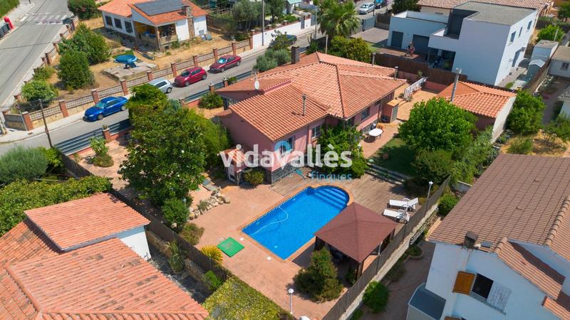 Foto f6f7864c-315a-4b5b-a88a-c412649aa150. Haus mit parking in Cànoves i Samalús