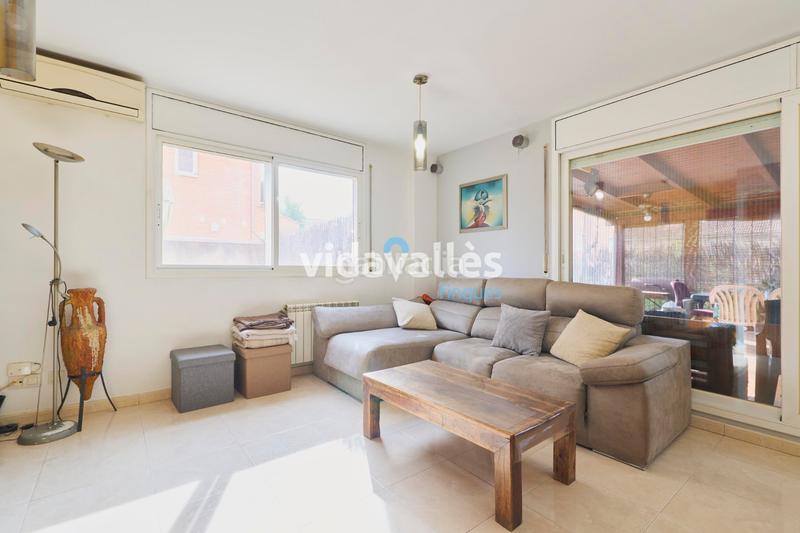 Foto 90544a58-2eb5-4ee9-8931-004f17f172fb. Maison jumelée dans rambla ernest lluch 63 dans Cardedeu