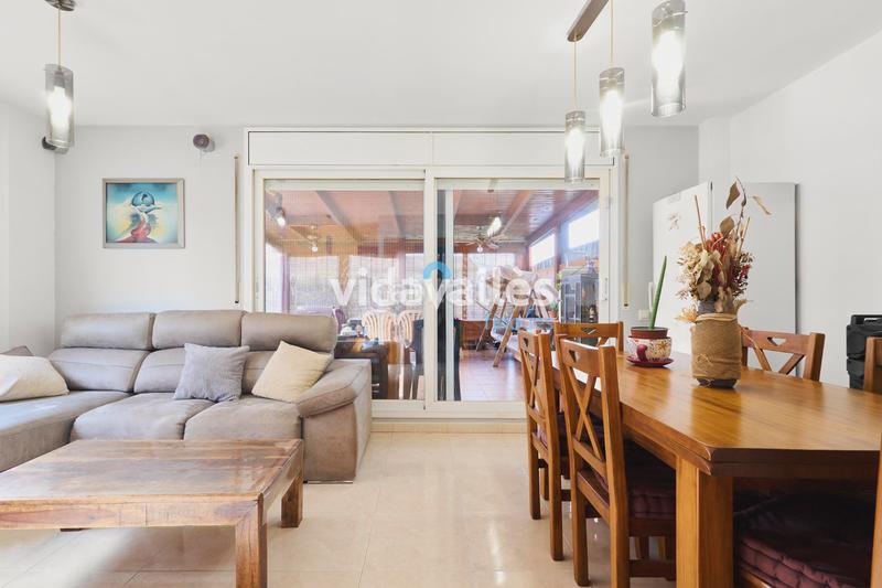 Foto c58b2232-8dc3-4681-b22b-14899a3e9d3d. Maison jumelée dans rambla ernest lluch 63 dans Cardedeu