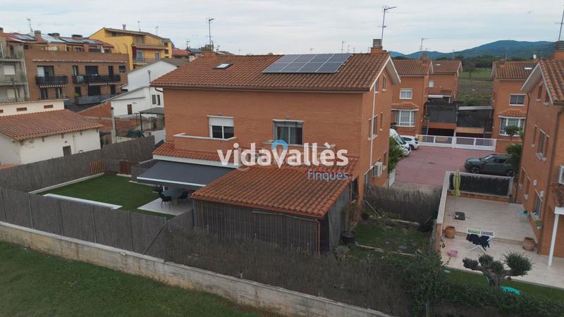 Foto f3d0e524-7801-4c03-b152-a9b8825d9cf4. Maison jumelée dans rambla ernest lluch 63 dans Cardedeu