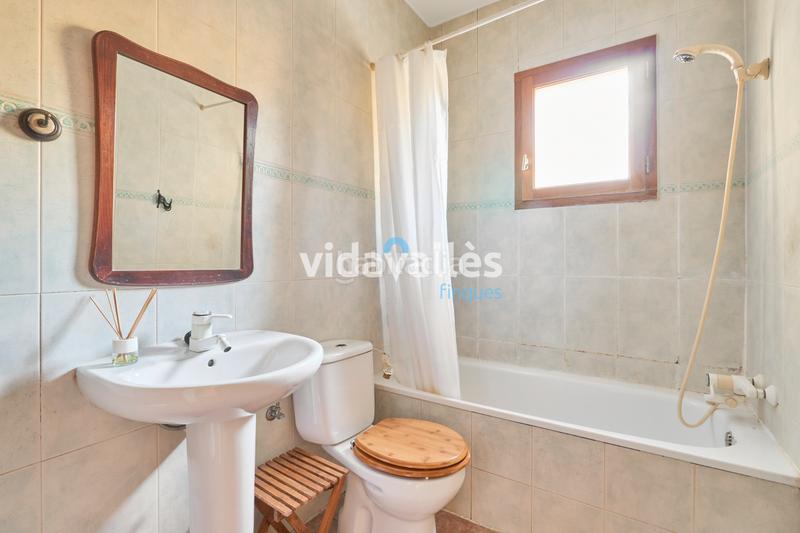 Foto df8fc8ca-f21c-42b9-b9c7-1050a598fc9d. Maison avec cheminée chauffage dans Sant Antoni de Vilamajor