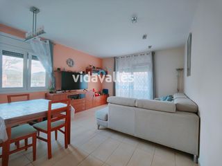 Pis  Carrer josep irla. Piso a la venta en riells i viabrea