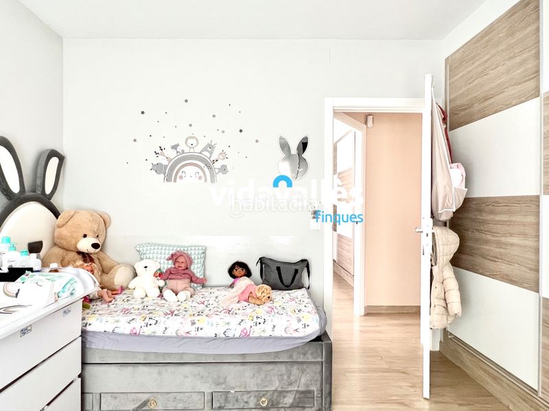 Foto 2dabc7bc-2aee-417d-bac9-b89f68dc75ce. Casa amb calefacció aparcament a Llinars del Vallès