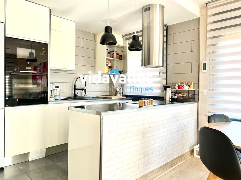 Foto 3ad11b2a-e580-44d4-9b55-181f71222a4a. Casa amb calefacció aparcament a Llinars del Vallès