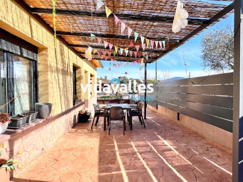 Foto 4d85074d-786e-434a-b9e7-b23042ccb31e. Casa amb calefacció aparcament a Llinars del Vallès