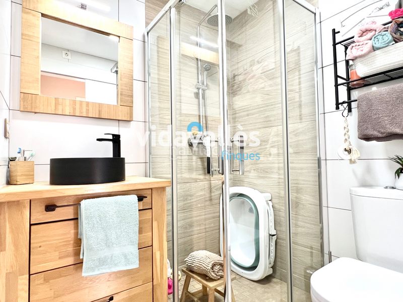 Foto 6aa91b2b-9962-441f-b5f6-7765faf85433. Casa amb calefacció aparcament a Llinars del Vallès