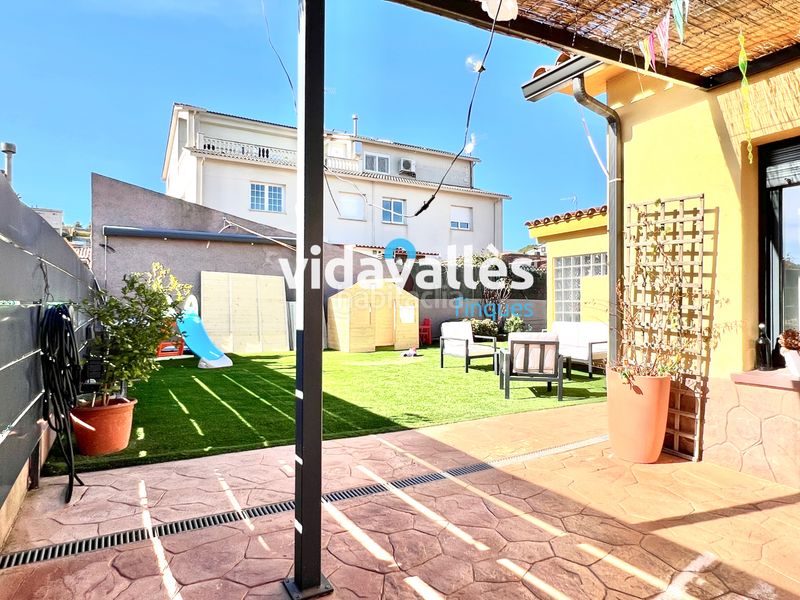 Foto 7e3fb843-ac21-47c4-ae23-67eb1766defb. Casa amb calefacció aparcament a Llinars del Vallès