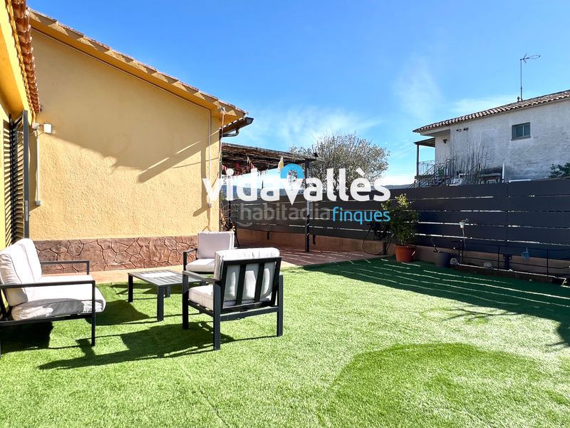 Foto 8750a00b-1b2a-4684-a2de-02e0c36915aa. Casa amb calefacció aparcament a Llinars del Vallès