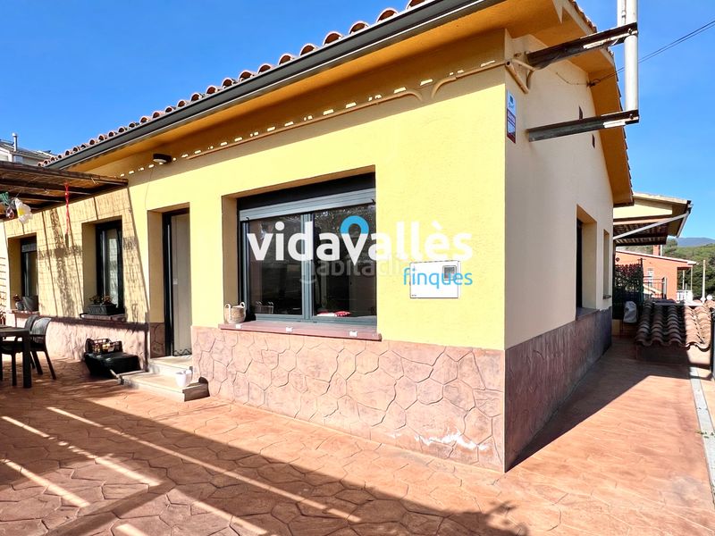 Foto 93d1a462-da03-4310-bb46-0f8672f16419. Casa amb calefacció aparcament a Llinars del Vallès