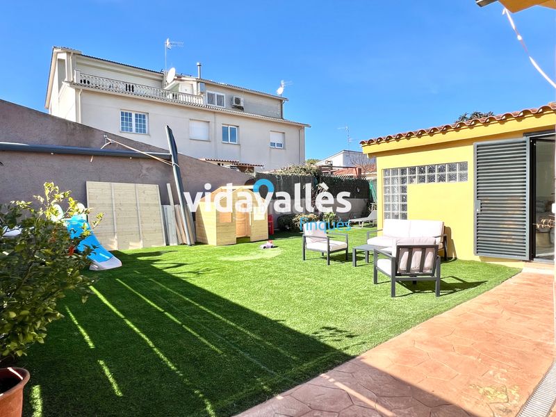 Foto 96bbae38-1dea-44ff-be28-25853e0fc765. Casa amb calefacció aparcament a Llinars del Vallès