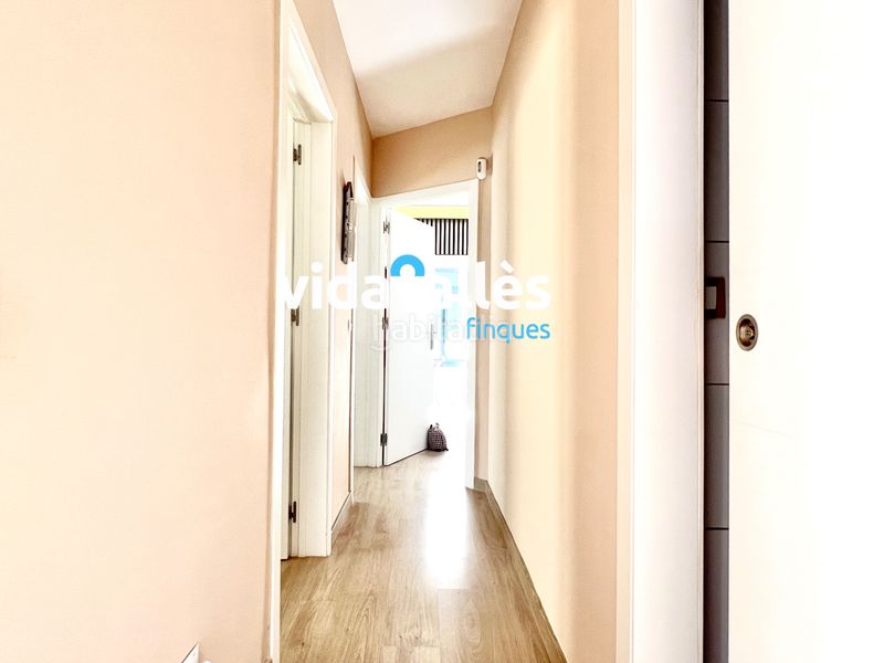 Foto cd9e89d2-6a24-4195-9b96-5cfceb3b3e7f. Casa amb calefacció aparcament a Llinars del Vallès