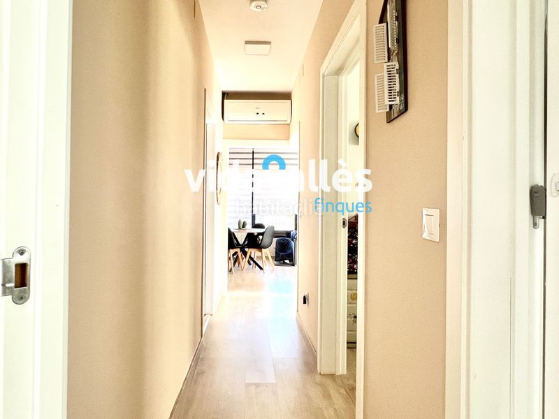 Foto cdd08adc-4ebd-42c1-93cf-b06fc326b63e. Casa amb calefacció aparcament a Llinars del Vallès