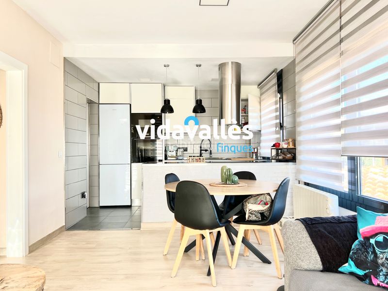 Foto d1892dba-02ad-42e0-90f1-f6ee4ab93c95. Casa amb calefacció aparcament a Llinars del Vallès