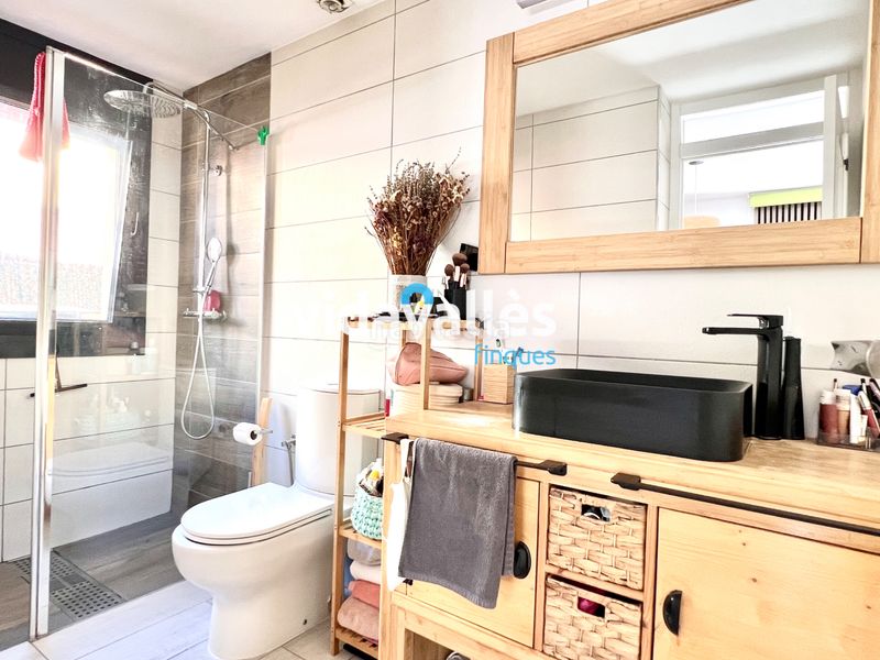 Foto d4f6c8c9-69f4-44c7-b5ab-9ddad068c135. Casa amb calefacció aparcament a Llinars del Vallès