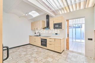 Casa  Avinguda pau casals. Casa a la venta en llinars del vallès