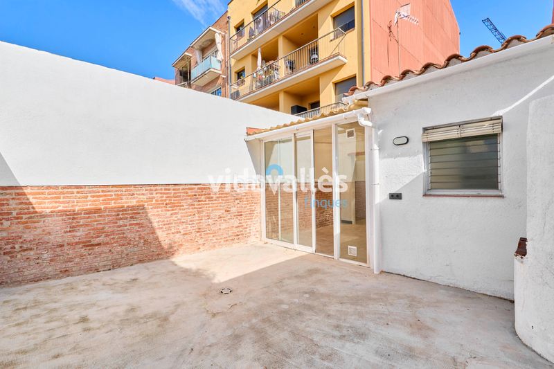 Foto 3d16a96d-6415-4304-8046-e00684b5d7df. Casa amb calefacció a Llinars del Vallès