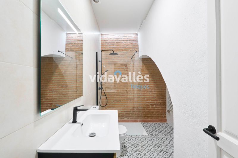 Foto 83d362ef-f50a-4a3f-8b71-38b1345f91d1. Casa amb calefacció a Llinars del Vallès