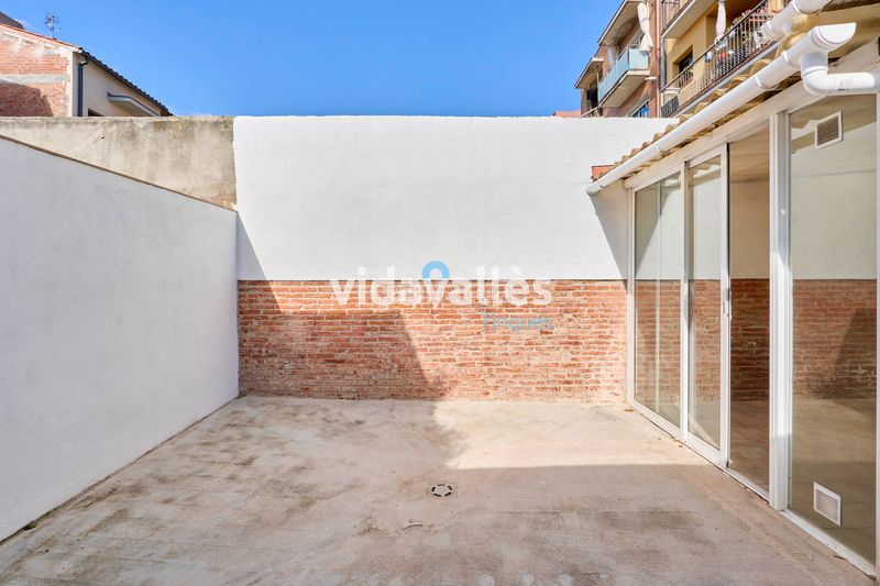 Foto a694334f-aca3-4fff-a1df-a51af9b8a1a9. Casa amb calefacció a Llinars del Vallès