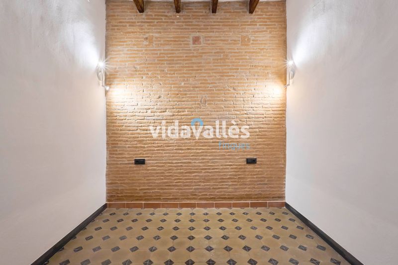 Foto af821a2d-bac9-4037-aaff-681cda8f310b. Casa amb calefacció a Llinars del Vallès