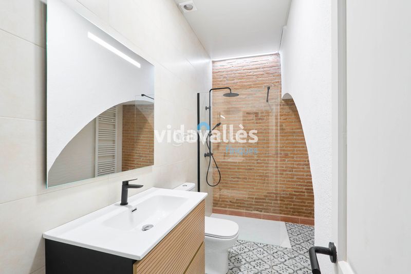 Foto e69d94a7-6716-4fa1-8721-4da8e0aa5458. Casa amb calefacció a Llinars del Vallès