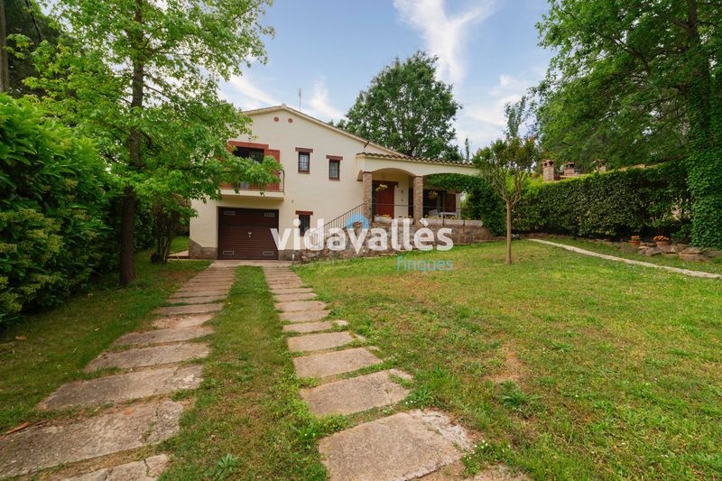 Foto 30064674-a567-4bba-b22b-dbd2119b8099. Casa  a la venta en Caldes de Malavella