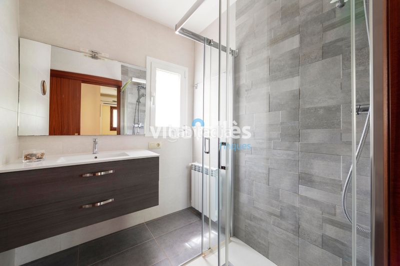 Foto 48350e0b-e8f2-4336-8acb-5d000a46ec3c. Casa  a la venta en Caldes de Malavella