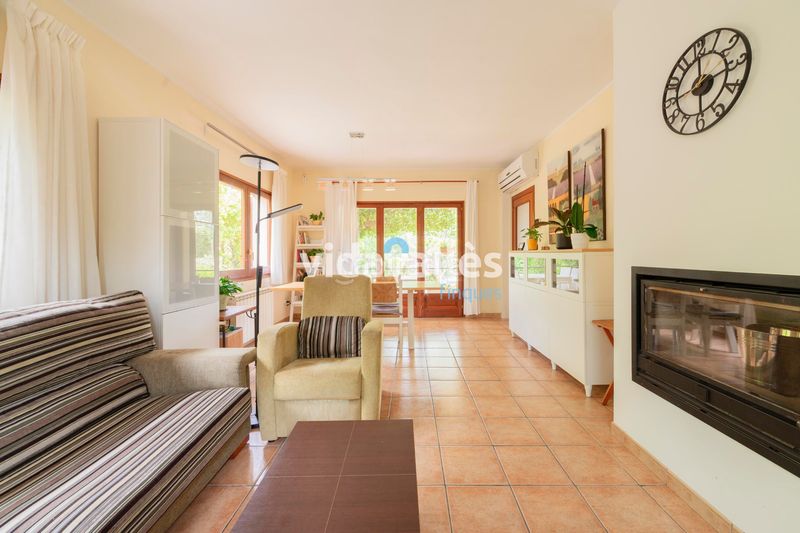 Foto b93fbcef-2dcd-4487-b300-922cab54acaf. Casa  a la venta en Caldes de Malavella