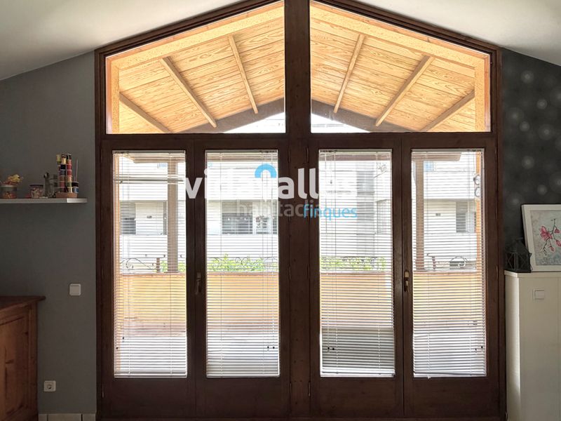 Foto f2730c44-e7d5-44d0-bd6c-247a69c25788. Casa amb xemeneia calefacció aparcament a Cardedeu