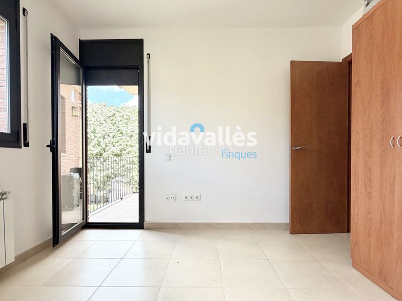 Foto 43d36239-8f97-478c-9dc0-dbac719dd644. Casa amb calefacció aparcament a Llinars del Vallès