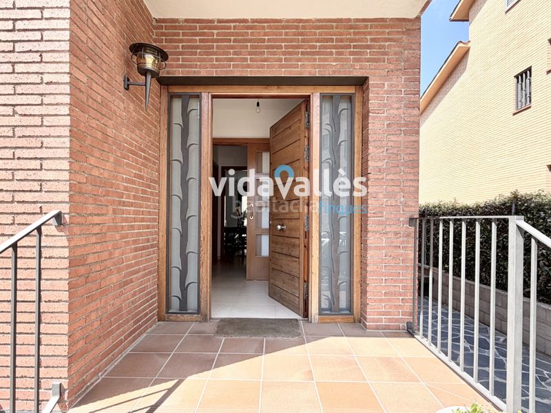 Foto 4b249403-2900-4051-969a-29c3ccc9ce0f. Casa amb calefacció aparcament a Llinars del Vallès