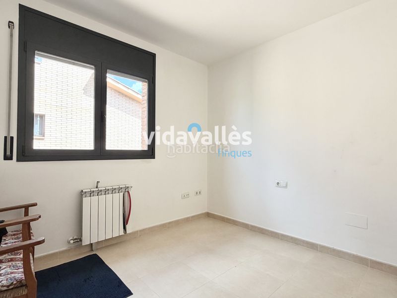 Foto 4fc75c68-d1f4-4829-9ecb-10f7ee469599. Casa amb calefacció aparcament a Llinars del Vallès
